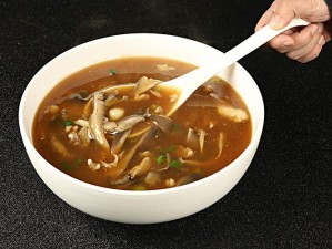 迷你世界蘑菇汤制作方法揭秘：从采集蘑菇到美味佳肴的全过程攻略